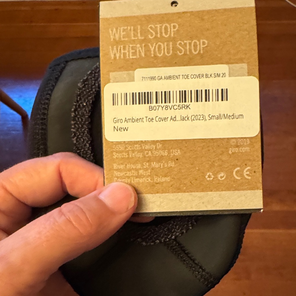 Giro Ambient cycling toe Cover in Dark Gray cold weather shoe covers